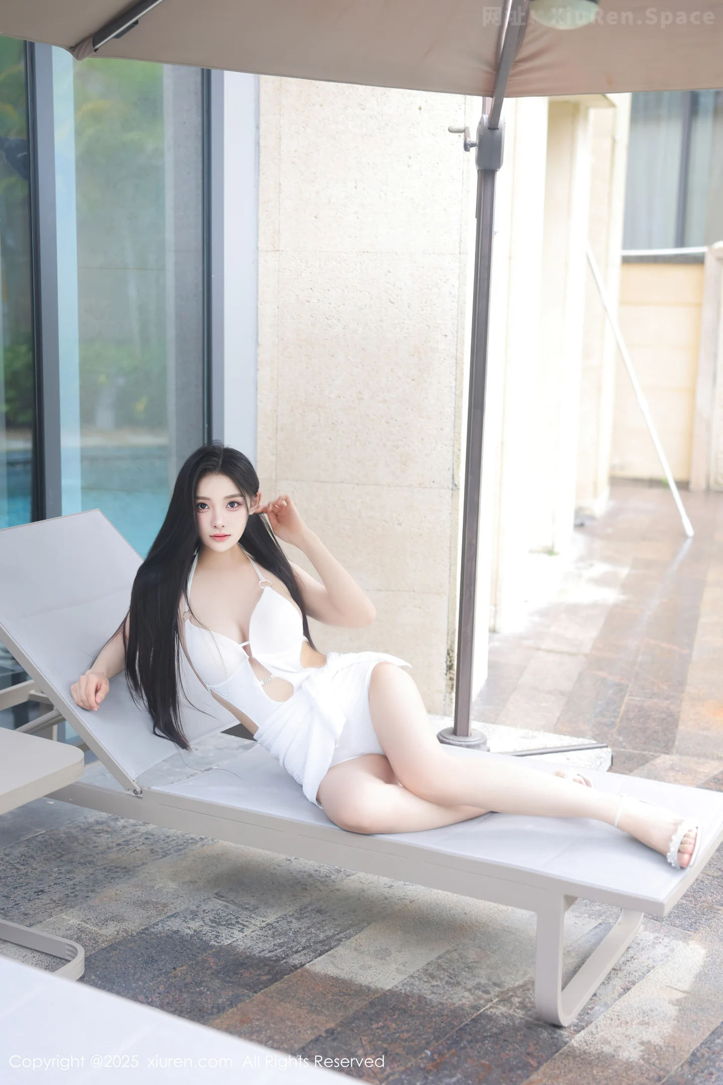 图片[2]-[XiuRen秀人网] VOL.9929 新人模特白浅浅泳池场景性感白色连体泳衣秀凹凸身材诱惑写真69P-秀人网官方网站